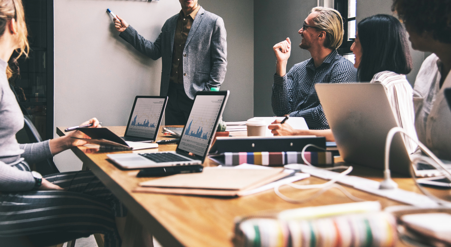 What’s the Difference Between HRSaaS and a PEO?